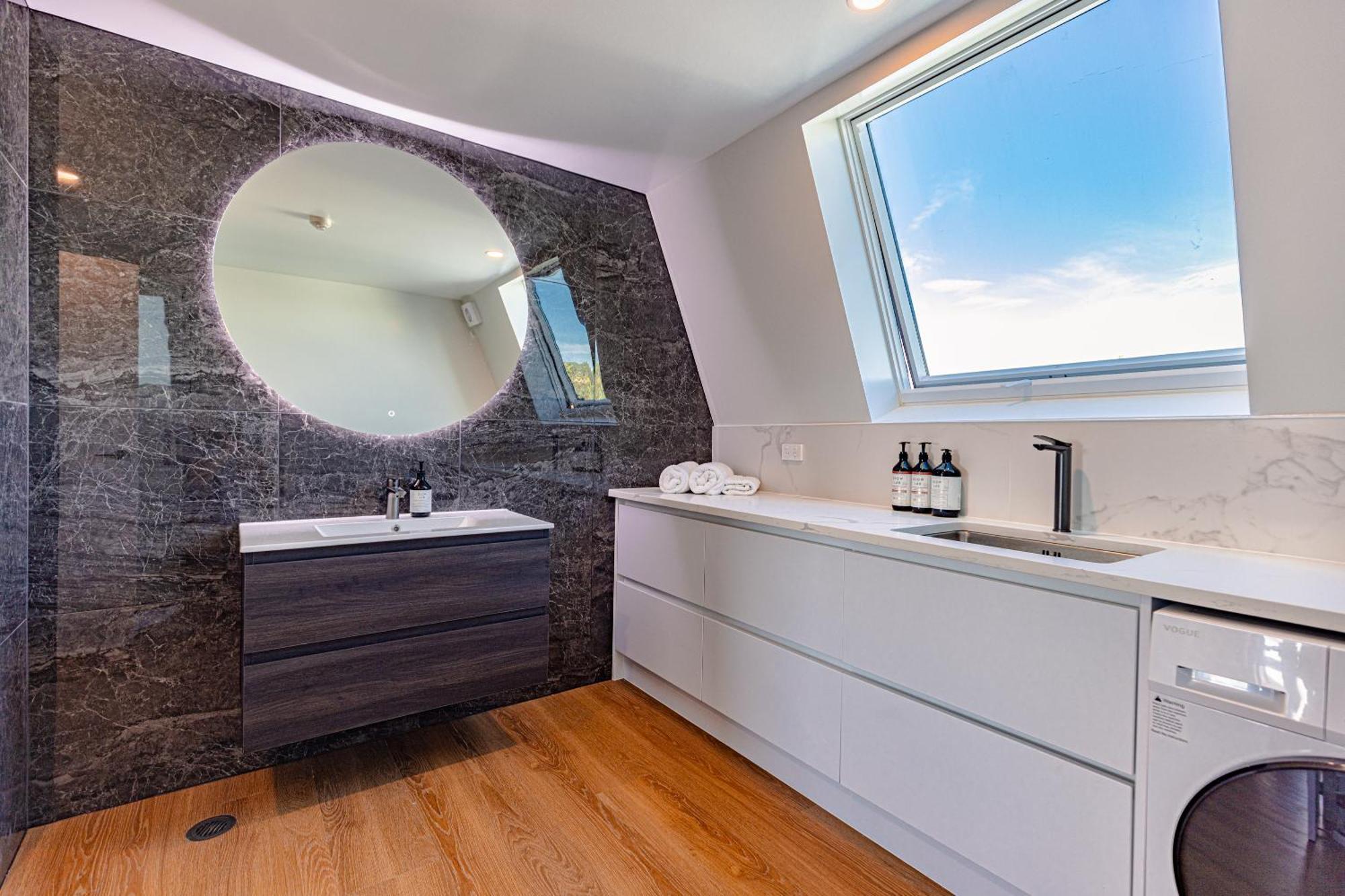 Johnston Apartments - Award-Winning Building, Your Unforgettable Stay Whanganui Esterno foto