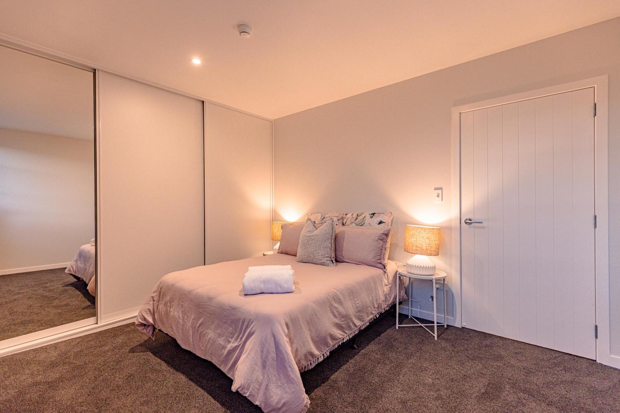 Johnston Apartments - Award-Winning Building, Your Unforgettable Stay Whanganui Esterno foto
