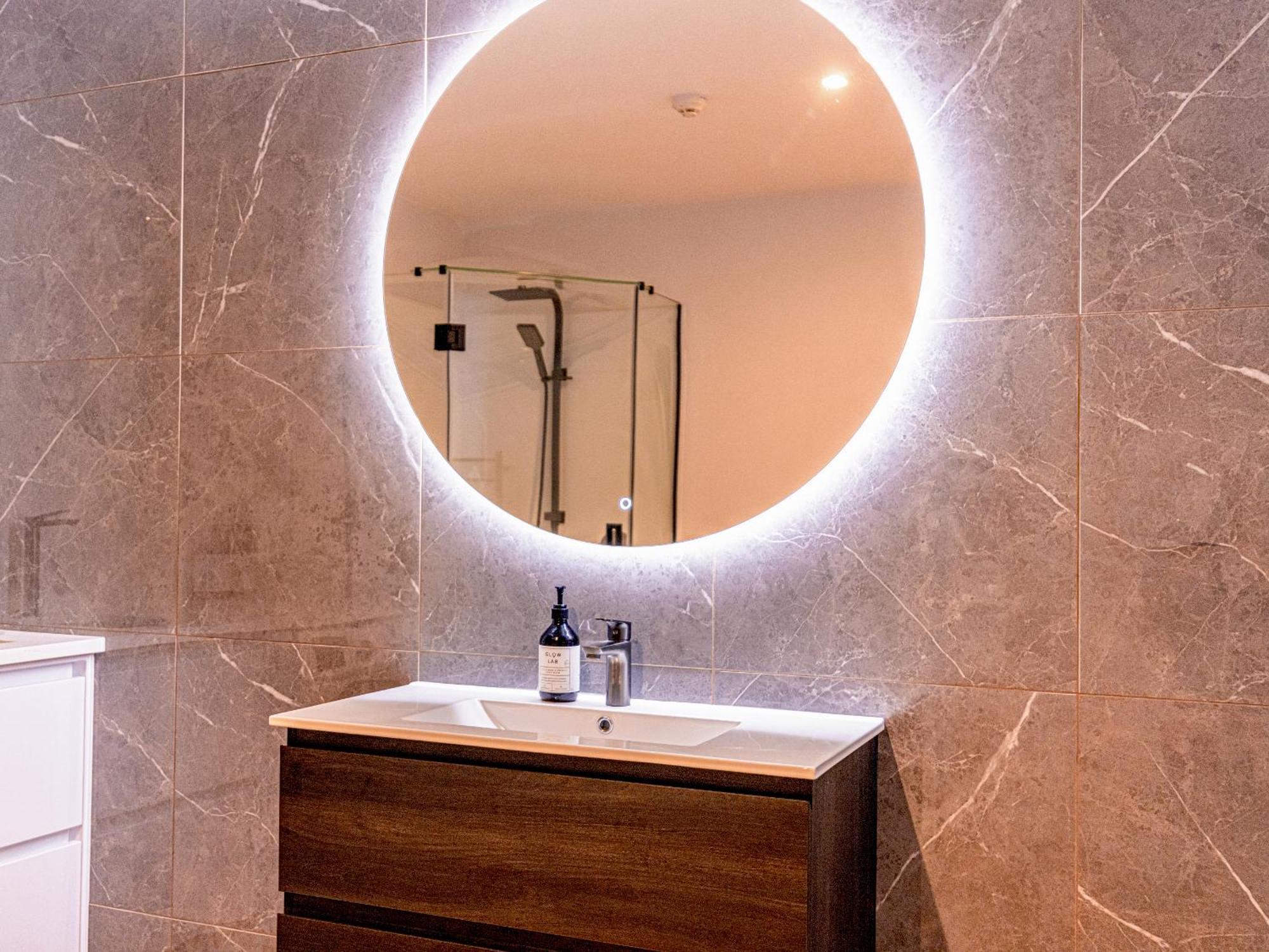 Johnston Apartments - Award-Winning Building, Your Unforgettable Stay Whanganui Esterno foto