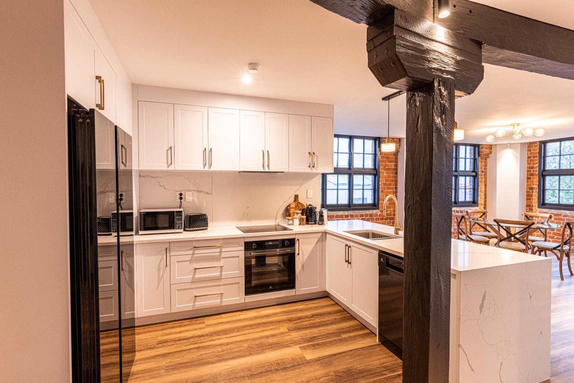 Johnston Apartments - Award-Winning Building, Your Unforgettable Stay Whanganui Esterno foto